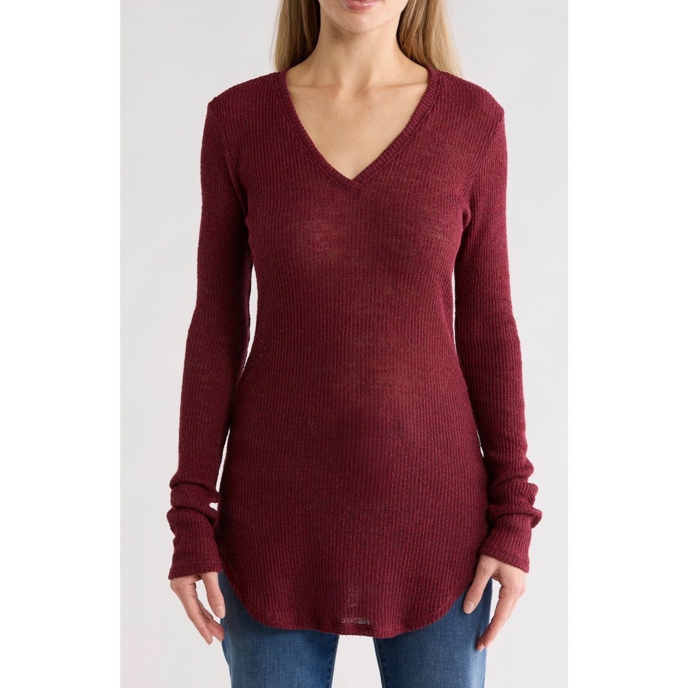 GO Couture Womens Burgundy Ribbed V-Neck Long Sleeve High-Low Hem Top Medium NWT